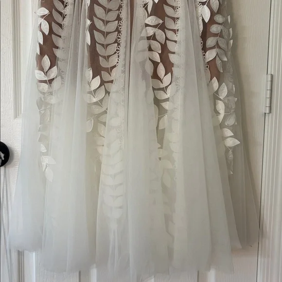 BRONX & BANCO Saba Leaf Appliqué Lace Midi Dress in White Size Medium NWT - Picture 5 of 12